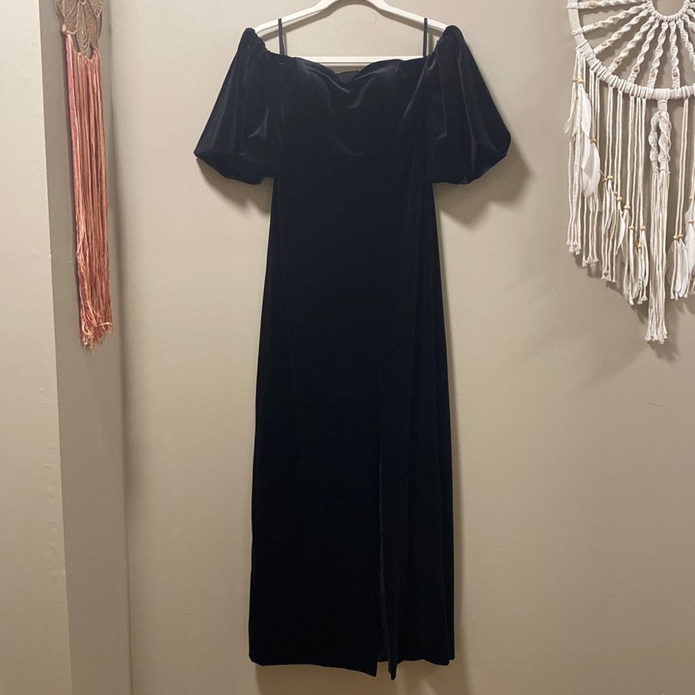 Lattelier Black Velvet Floor Length Dress